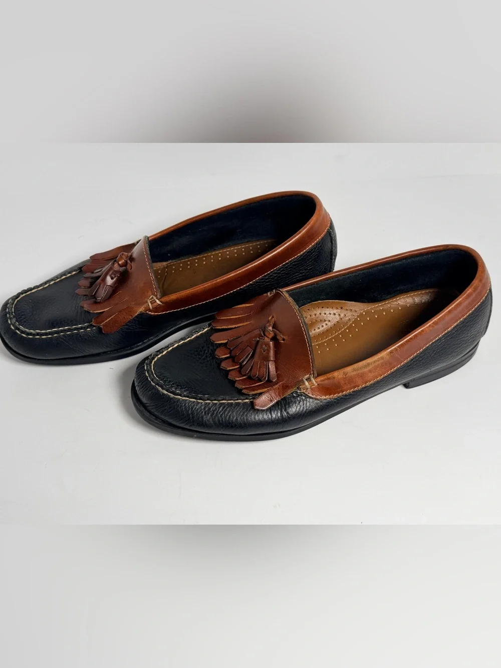 Vintage GH Bass Weejuns Kiltie Tassel Loafers Mens 9.5 Two Tone Black Brown Mcm